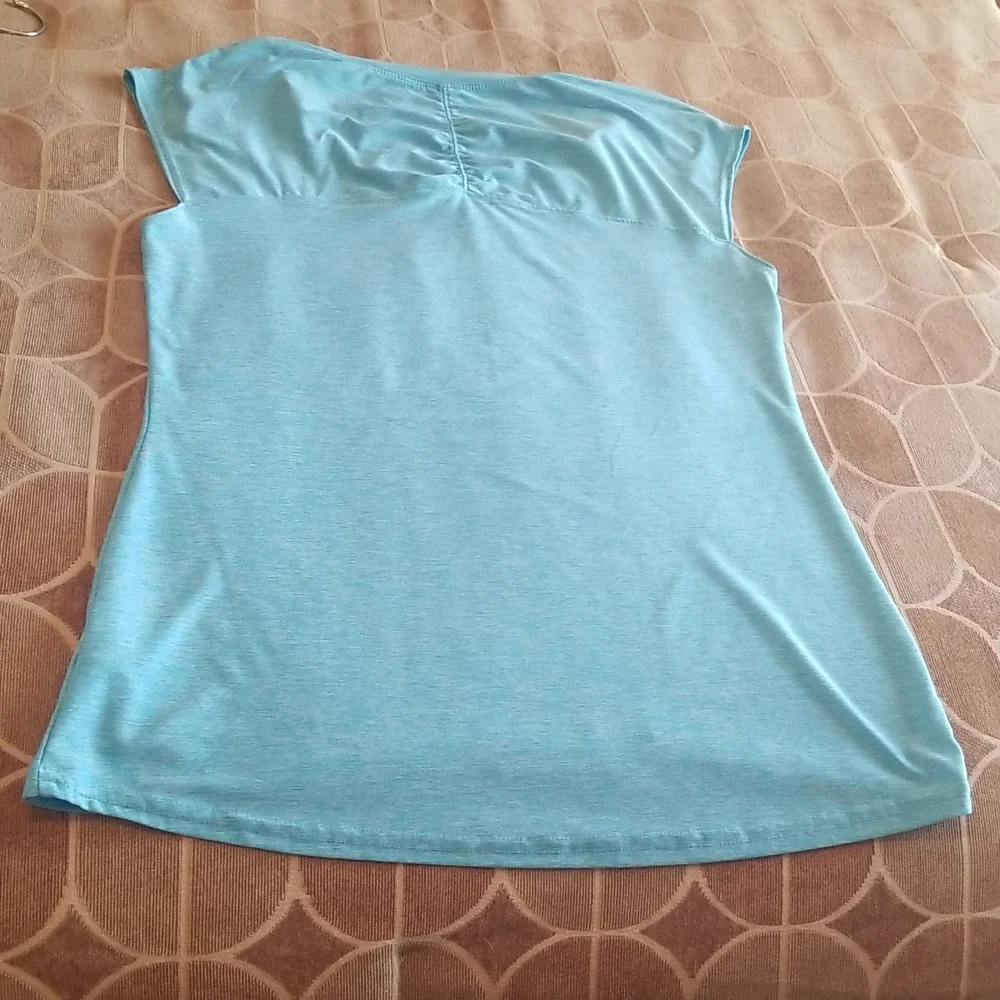 Balance Collection VNeck Ruched Back Top Small - Picture 11 of 12